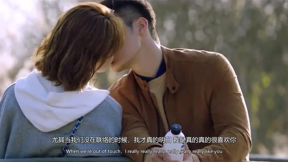 度假的时尚女孩